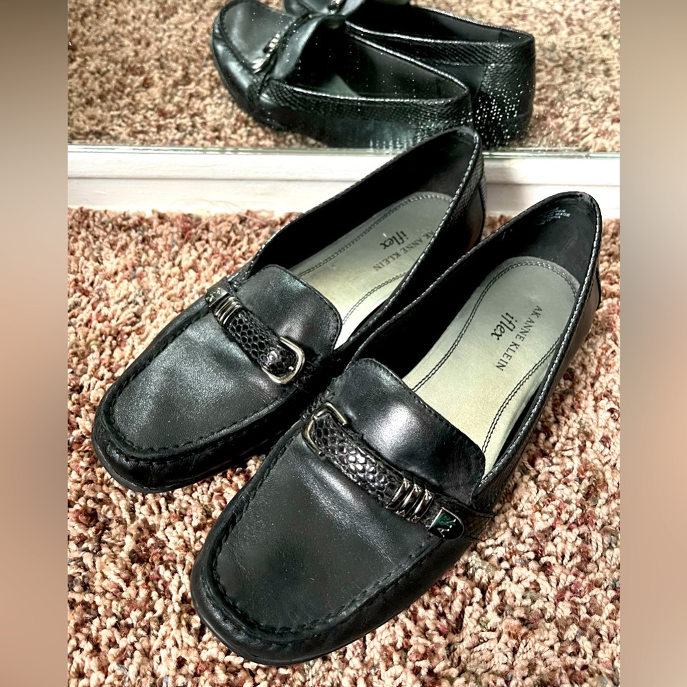 Anne Klein Stylish Black Flats 8.5